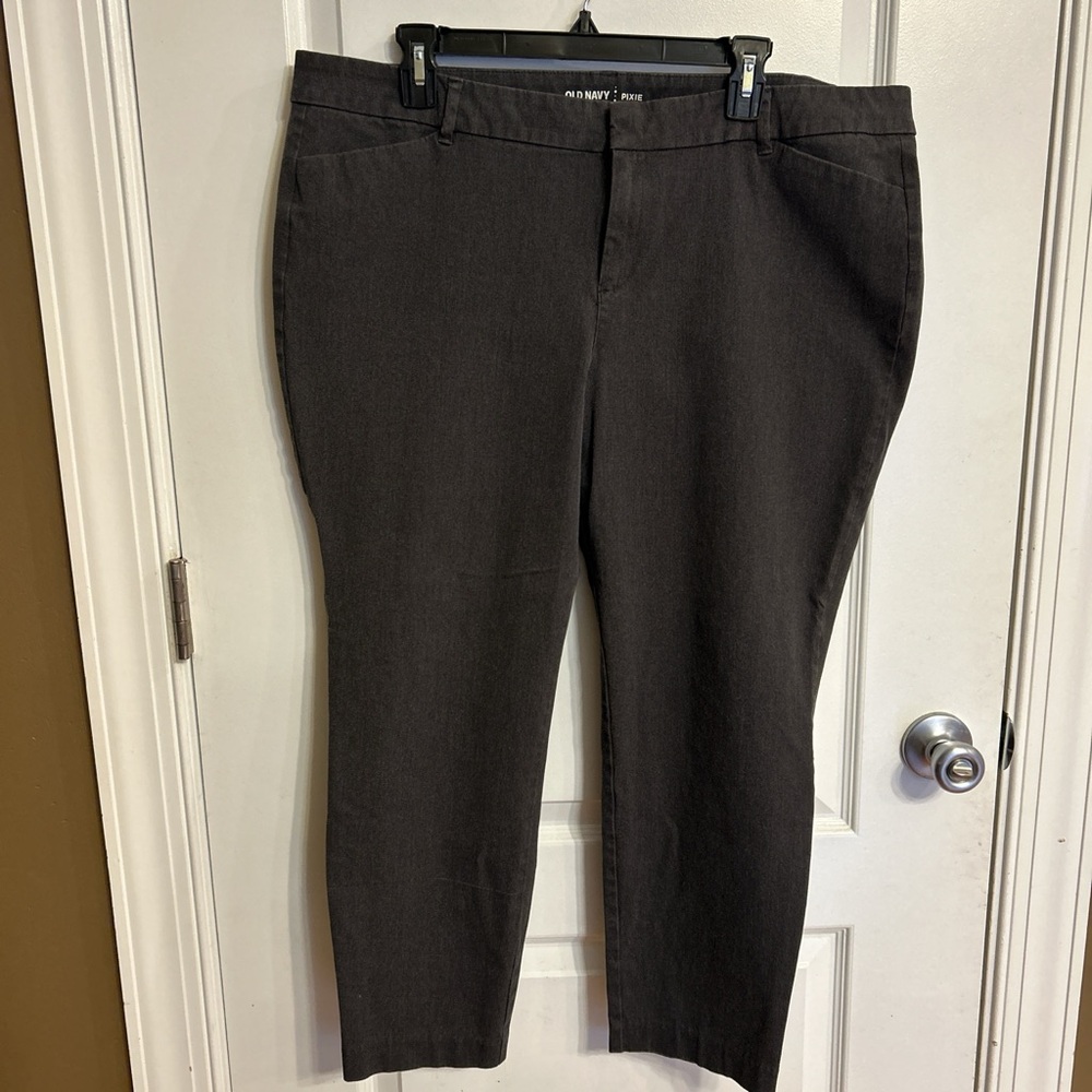 Old Navy Women's Dark Gray Ankle Jeans